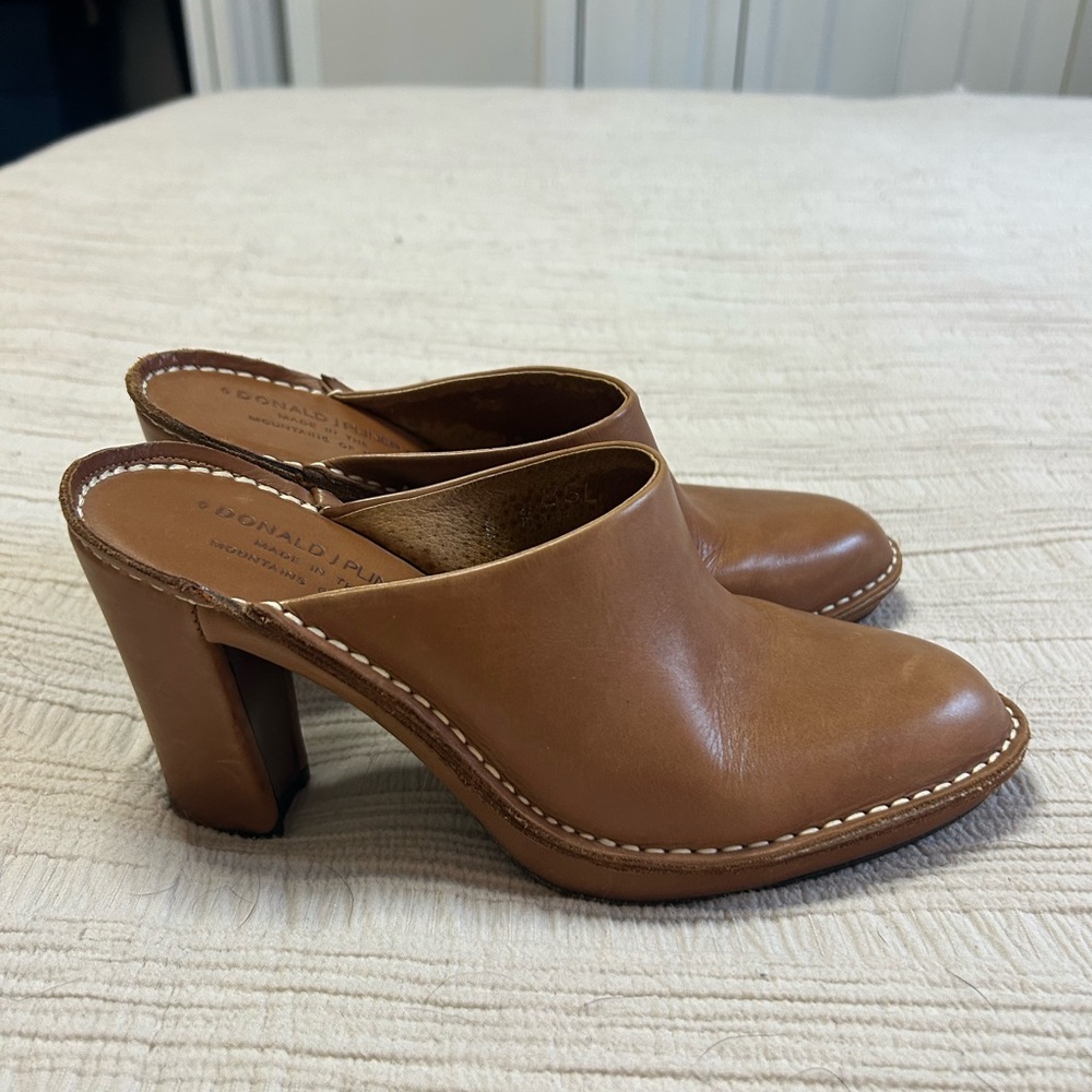 Donald Pliner Heeled Mule Clogs Sz 6
